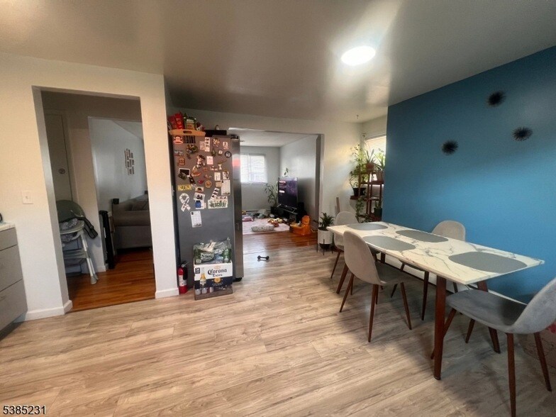 304 Caldwell Ave, Unit 306 in Paterson, NJ - Building Photo