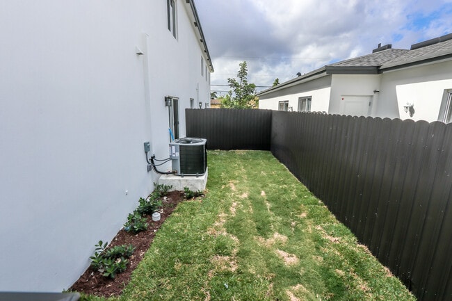11258 SW 187th St in Miami, FL - Building Photo - Building Photo