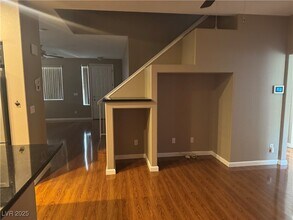 10364 Timber Canyon Ave in Las Vegas, NV - Building Photo - Building Photo