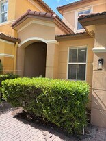 8666 NW 114th Ct in Doral, FL - Building Photo