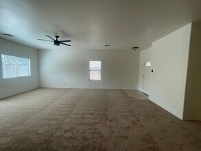 7025 Downspell Dr in Peoria, AZ - Foto de edificio - Building Photo