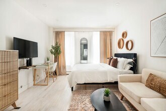 1597 York Ave in New York, NY - Building Photo - Building Photo