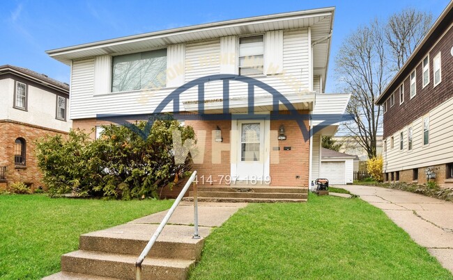 property at 1610 E Beverly Rd