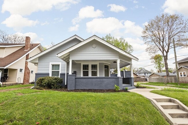 4001 Broadway St in Indianapolis, IN - Building Photo - Building Photo