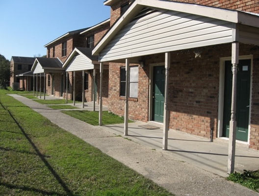 Wood Plaza in Baton Rouge, LA - Building Photo