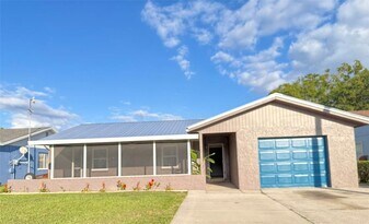 1310 Cinnamon Way W in Lakeland, FL - Building Photo