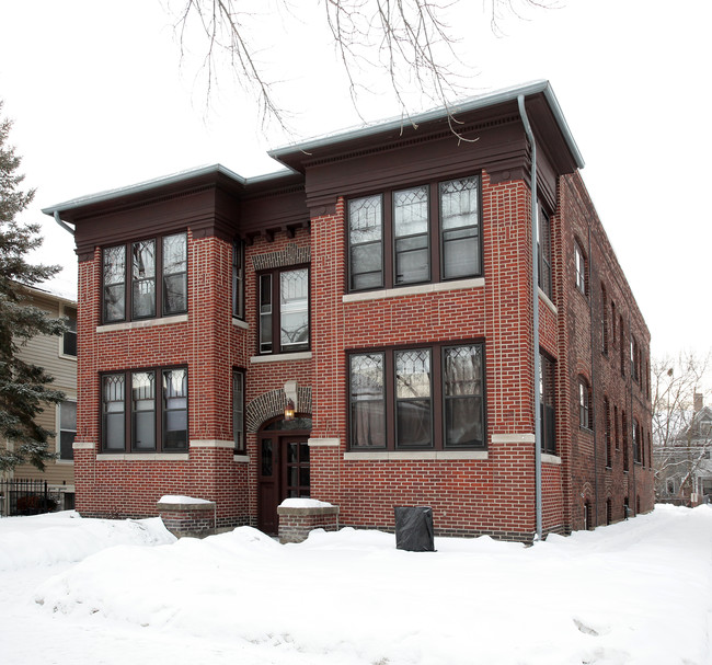 824 Grand Ave in St. Paul, MN - Building Photo - Building Photo