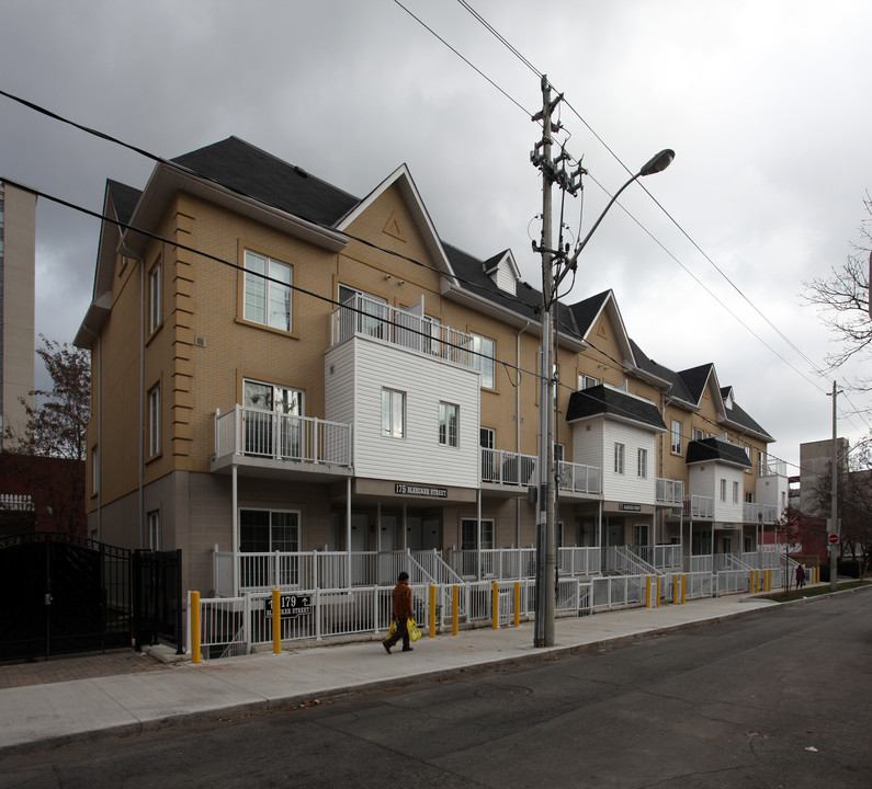 163-175 Bleecker St in Toronto, ON - Building Photo