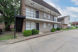 Magnolia Trace in Baton Rouge, LA - Foto de edificio - Building Photo
