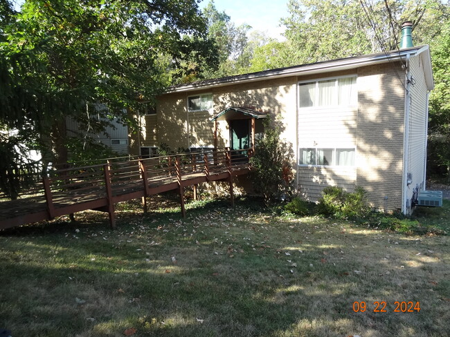5480 Whispering Way in Cincinnati, OH - Foto de edificio - Building Photo