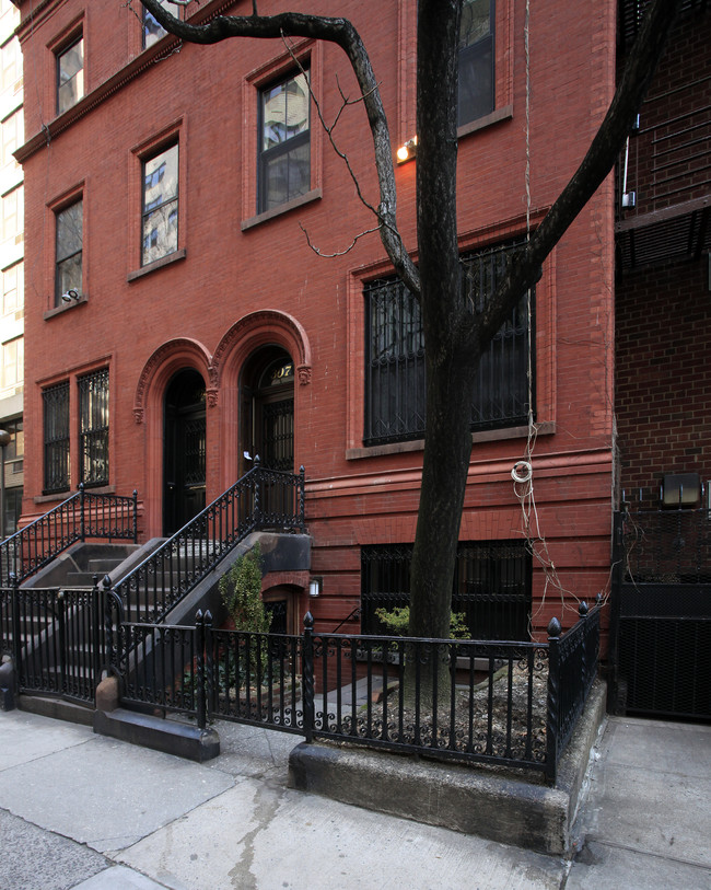 307 E 87th St in New York, NY - Building Photo - Building Photo