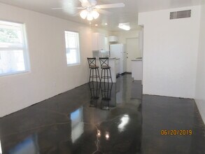 223 W Turney Ave, Unit 2 in Phoenix, AZ - Building Photo - Building Photo