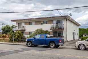 9126 Mary St in Chilliwack, BC - Building Photo