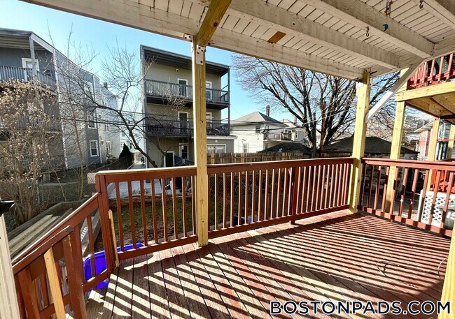 153 E Cottage St in Boston, MA - Building Photo - Building Photo
