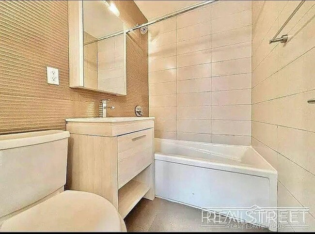 Super Sunny Gorgeous 2 Queen Size Bedroom in Prime Clinton Hill! in Brooklyn, NY - Building Photo - Building Photo