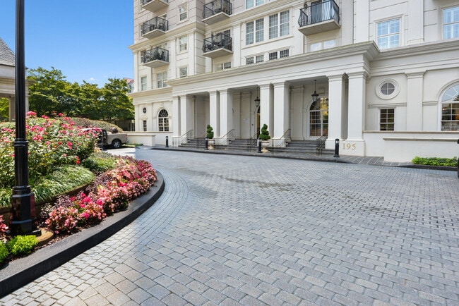 property at 195 14th St NE