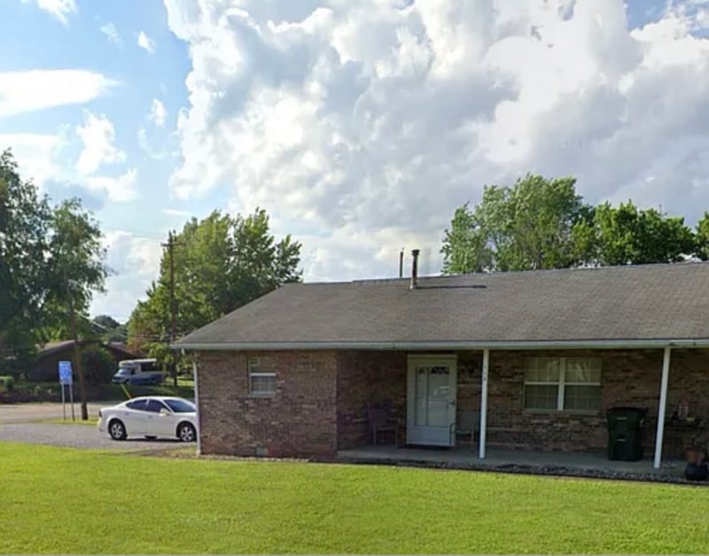 112 Iroquois Dr in Marietta, OH - Building Photo