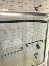 4 Colebrook St, Unit 1 in Boston, MA - Foto de edificio - Building Photo