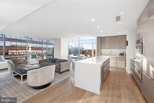 2501 M St NW in Washington, DC - Building Photo