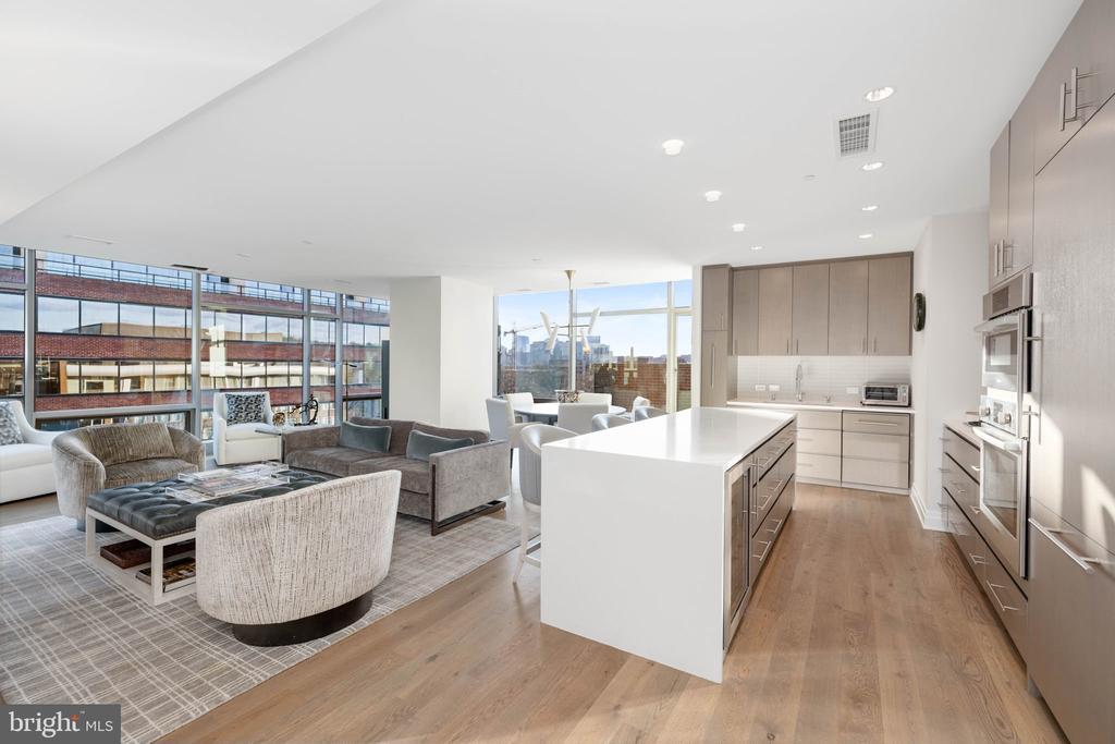 2501 M St NW in Washington, DC - Building Photo