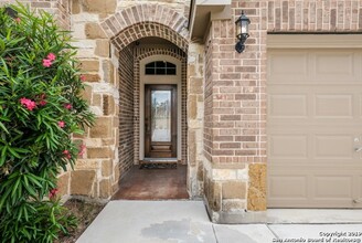 8159 Two Winds in San Antonio, TX - Building Photo - Building Photo