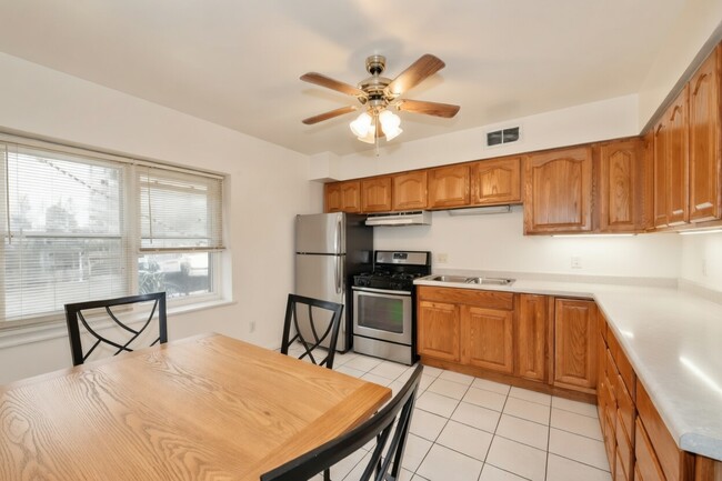 330 Duane St in Glen Ellyn, IL - Building Photo - Building Photo