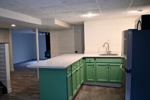 385 S Queen St in Lakewood, CO - Building Photo