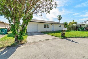 140 S Marjorie Ct in Merritt Island, FL - Building Photo