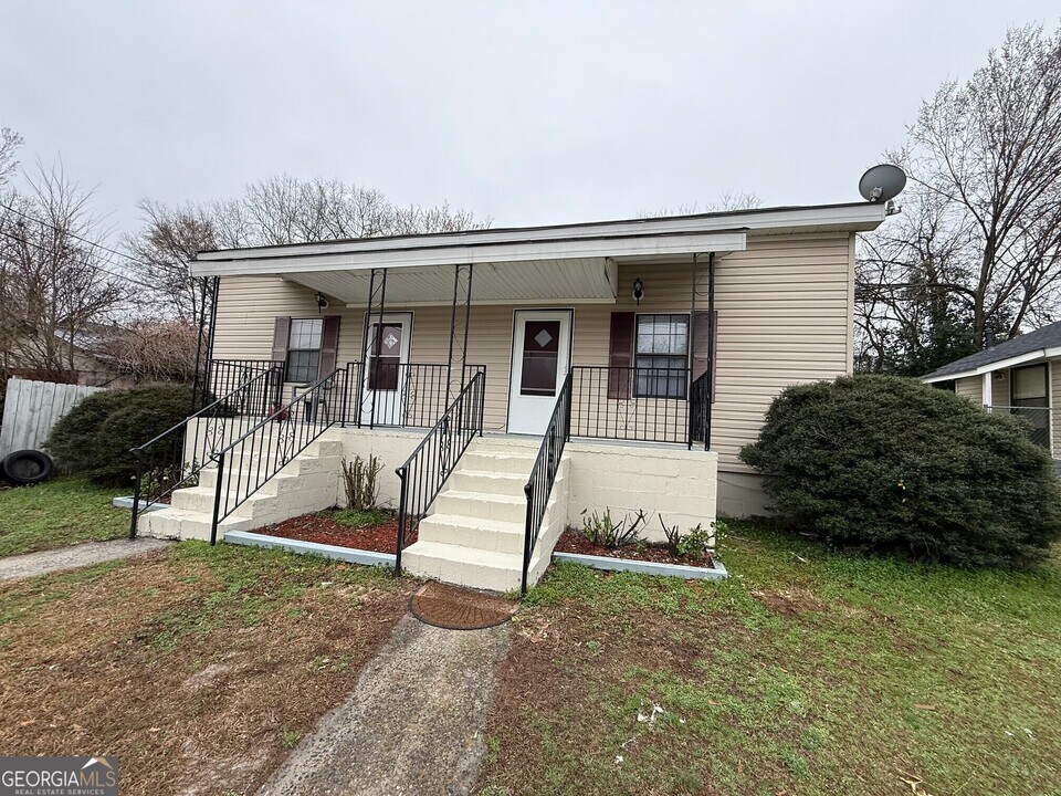210 W Charlton St-Unit -UNIT B in Milledgeville, GA - Building Photo