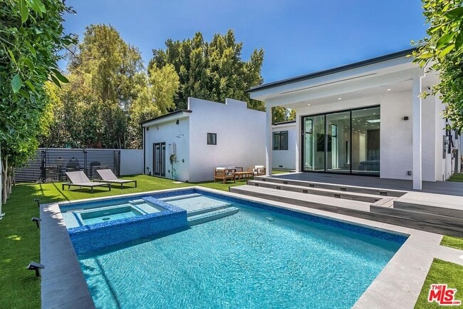 1948 S Point View St in Los Angeles, CA - Building Photo - Building Photo