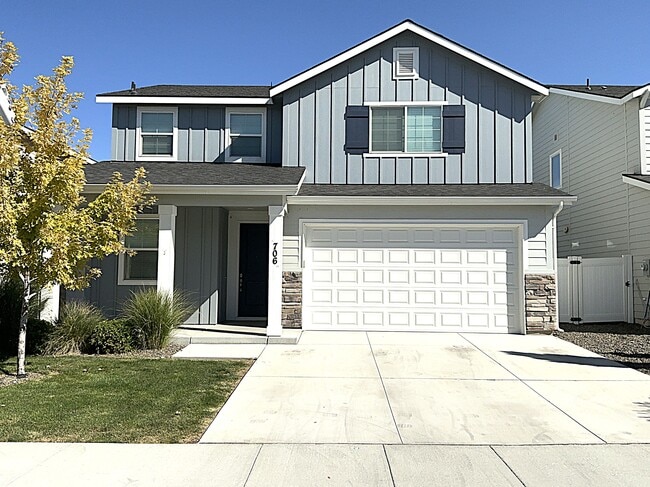 property at 706 S Retort Ave