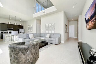 7740 Sandy Ridge Dr in Kissimmee, FL - Foto de edificio - Building Photo