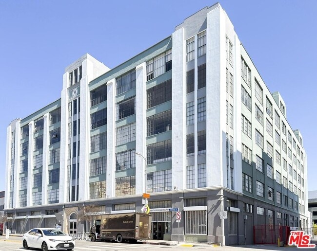 property at 420 San Pedro St