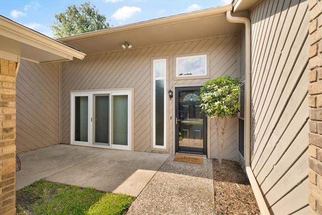 5102 Overridge Dr in Arlington, TX - Foto de edificio - Building Photo