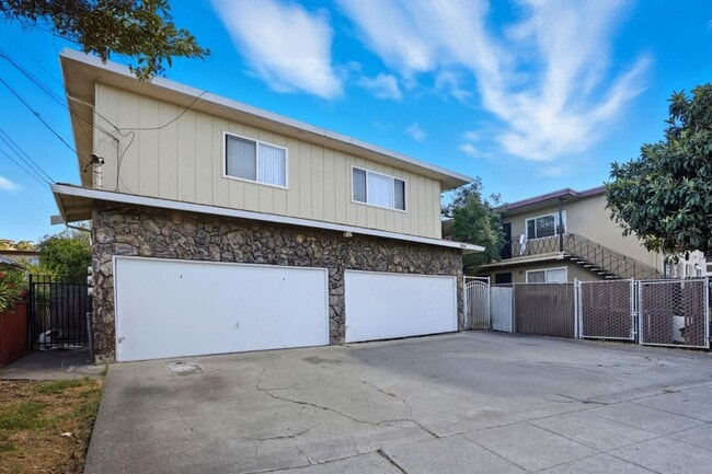 9034 Hillside St in Oakland, CA - Building Photo - Building Photo