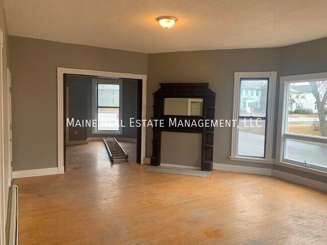 372 Hammond St in Bangor, ME - Building Photo - Building Photo