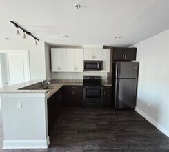 235-241 Ridge Rd in North Arlington, NJ - Foto de edificio - Building Photo