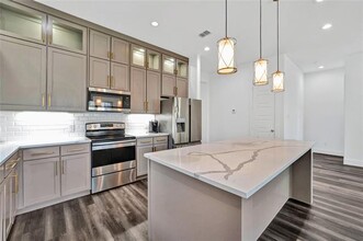 1414 Pueblo St in Dallas, TX - Foto de edificio - Building Photo