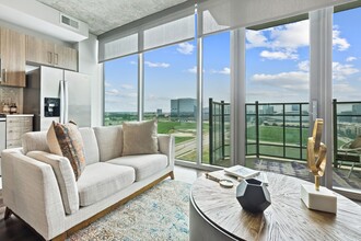 SkyHouse Frisco Station in Frisco, TX - Building Photo - Building Photo