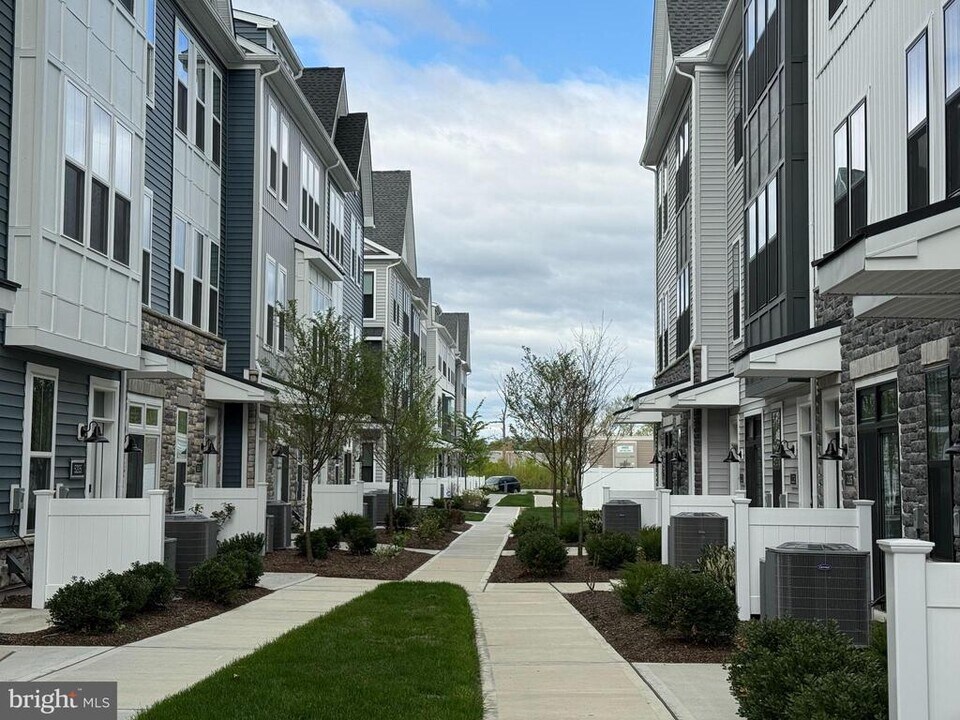 2103 Donatello Dr in Princeton, NJ - Building Photo