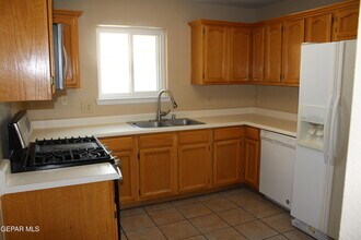 6832 Canyon View Ln in El Paso, TX - Building Photo - Building Photo
