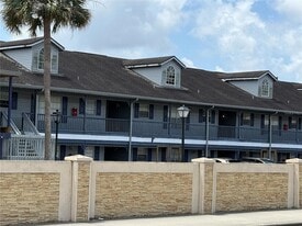 313 Dirksen Dr in Debary, FL - Building Photo