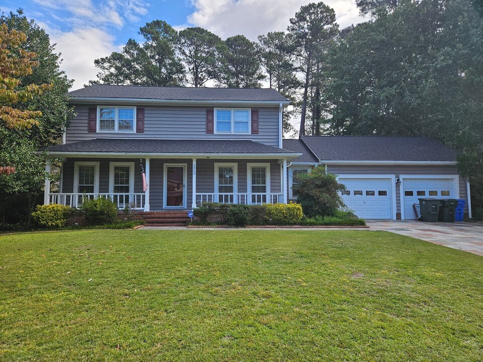 2009 Penrose Dr in Fayetteville, NC - Foto de edificio