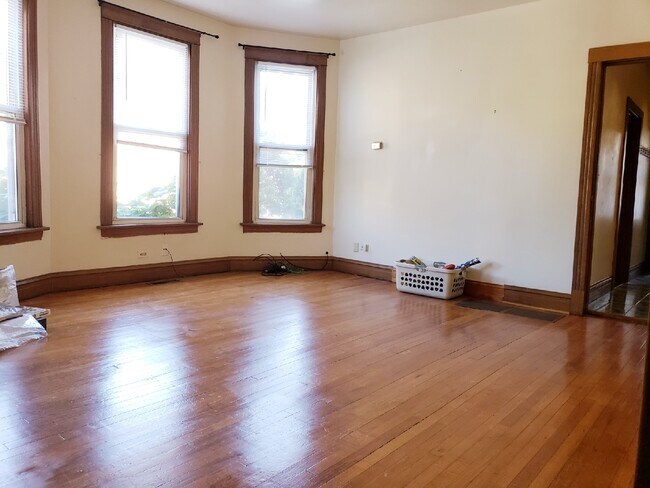 1435 W Diversey Pkwy in Chicago, IL - Building Photo - Building Photo