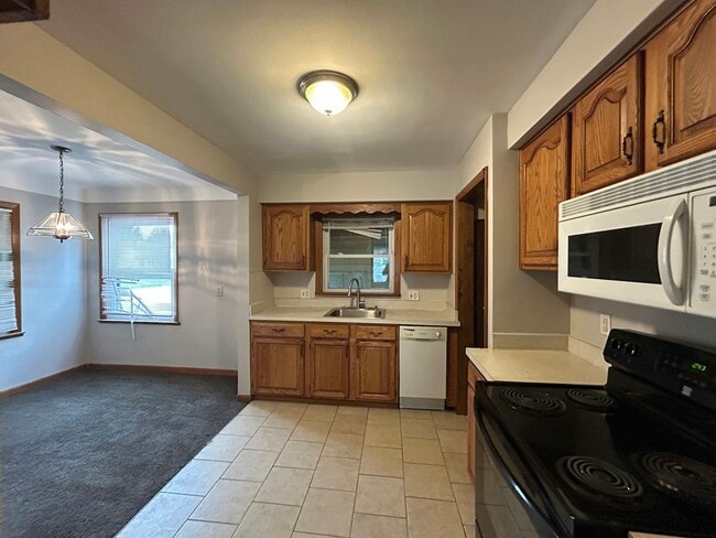 20501 Wakenden St in Redford Township, MI - Building Photo - Building Photo