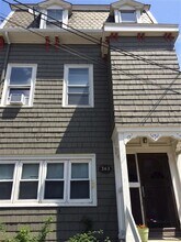 359 Beacon St, Unit 1 in Somerville, MA - Building Photo - Building Photo