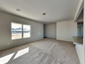 1033 E Stetson Ln in Mustang, OK - Building Photo - Building Photo