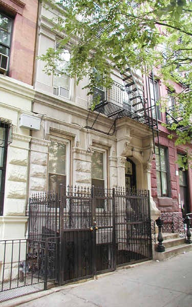 62 W 106th St in New York, NY - Building Photo