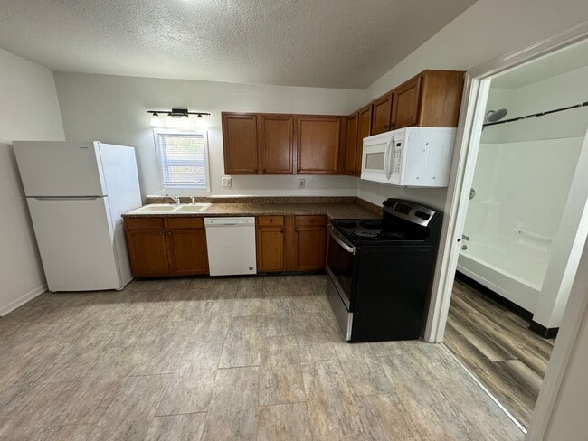 2437 4th Ave in Moline, IL - Building Photo - Building Photo