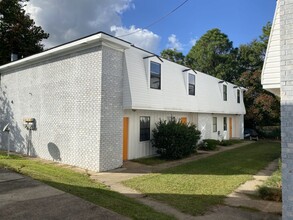 Oak Grove Courts in Hattiesburg, MS - Building Photo - Building Photo